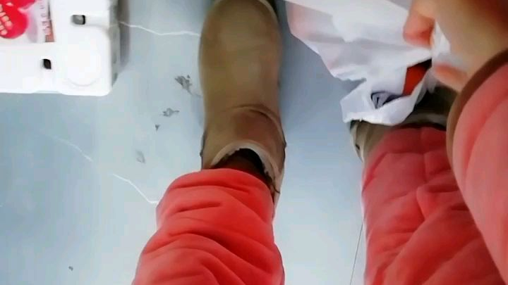 在家闷久了,一起去逛超市吧?